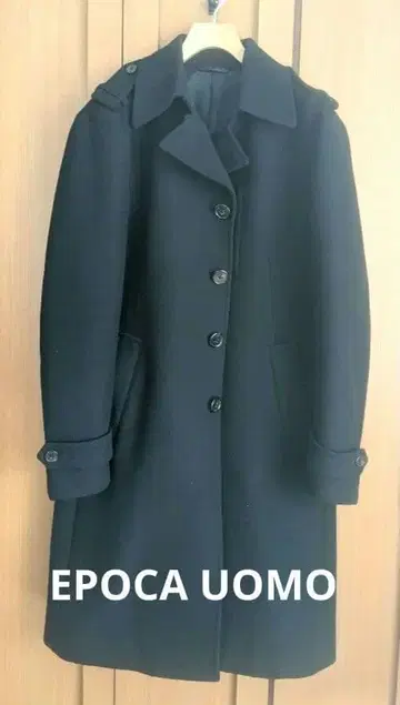 EPOCAUOMO의 두꺼운 소재, 두꺼운 원단의 블랙 스텐카라 코트