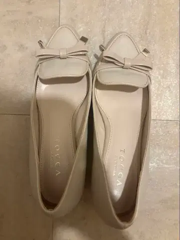 TOCCA 베이지 리본 포함 하이힐 35