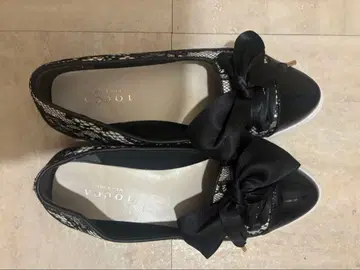 TOCCA 리본 포함 캐주얼 슈즈