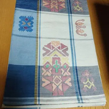 블루 계열 격자에 콥트 문양