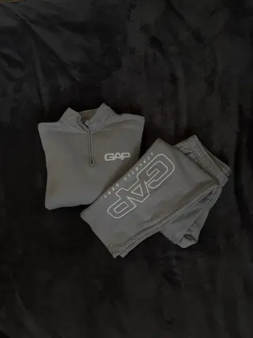 GAP 집업 트레이닝복과 스웨트 팬츠 상하의 세트