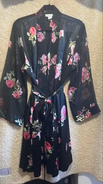 Morgan Taylor 장미 무늬 로브 가운 XS