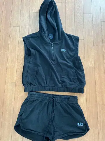 GAP 블랙 셋업 M 사이즈