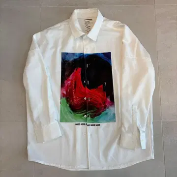 SHAREEF 아트 프린트 화이트 셔츠