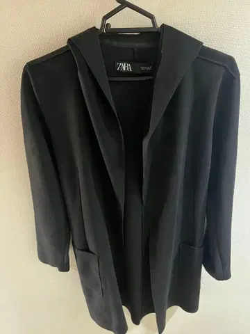 ZARA 블랙 후드 부착 자켓 L