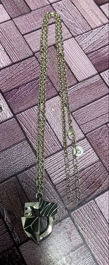 garni Union Shield Pendant - S 목걸이