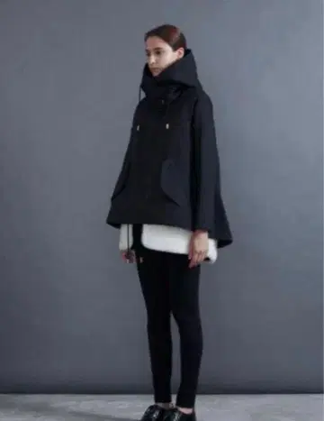 클리닝 완료 새상품급 릴렉스 숏 모즈 코트