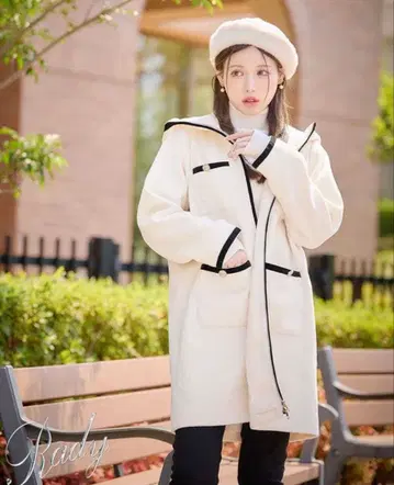 rady 바이컬러 후디 코트 M 사이즈