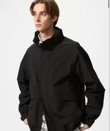 시착만 한 유니클로 윈드프루프 스탠드 블루종 블랙 M 사이즈