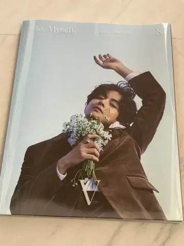BTS V Me, Myself 사진집