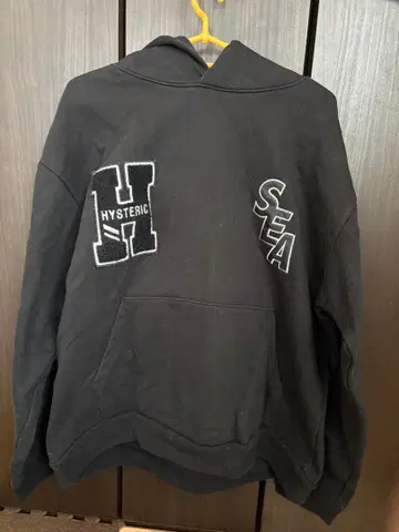 HYSTERIC GLAMOUR x WIND AND SEA 블랙 후드티