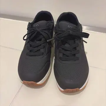 스케쳐스 스니커즈 24.5