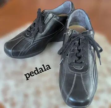 새상품급 pedala 블랙 가죽 스니커즈 지퍼 포함