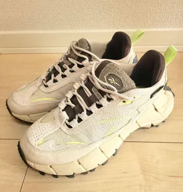 리복 지그 키네티카 화이트 베이지 23cm