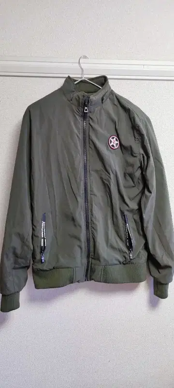 올리브색 집업 나일론 자켓