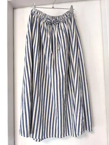 HACHITEN 오랜만의 스트라이프 스커트 2021년제