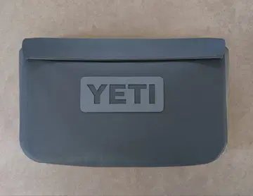YETI 사이드킥 드라이 3L 차콜 스티커 포함