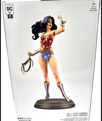 원더우먼 by J. 스캇 캠벨 DC 커버 걸즈 동상