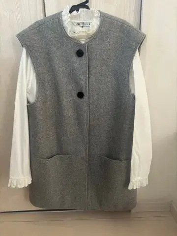 ZARA 그레이 버튼 베스트