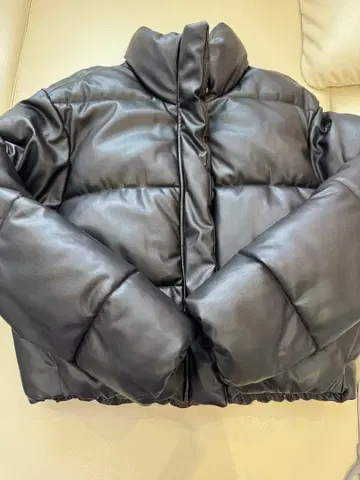 새상품급 ZARA 자라 숏 기장 아우터 다운