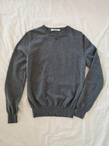 SLOANE 그레이 긴팔 니트 스웨터