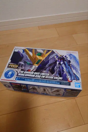 RG 윙건담 제로 EW (클리어 컬러)