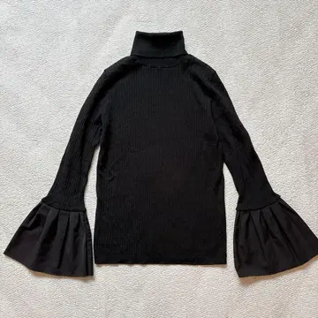 새상품급 ANAYI 울 실크 플레어 슬리브 리브 니트 풀오버