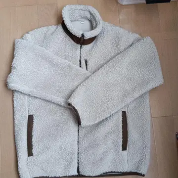 XL 사이즈 크림색 플리스 자켓