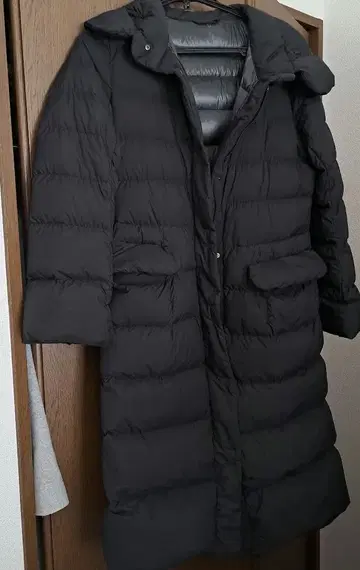 유니클로 다운 +J 롱 코트