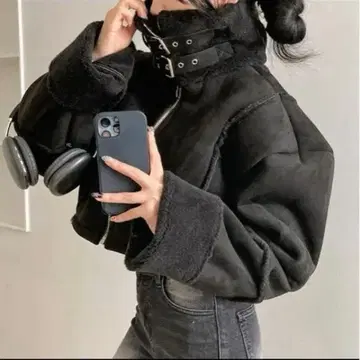 블랙 숏 무스탕 코트 SONA 한국