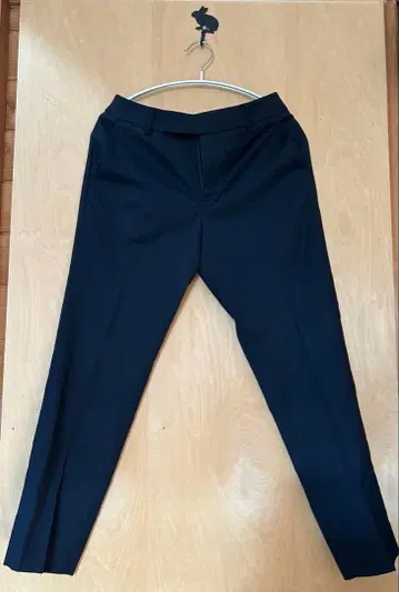 THE SUIT COMPANY 네이비 슬랙스. 새상품 38 사이즈