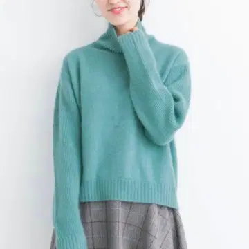 어반 리서치 폭스 혼방 크롭 터틀 니트 민트 포근하고 부드러운