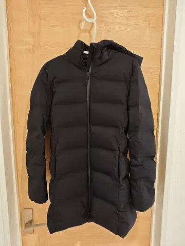 유니클로 심리스 다운 여성용 M 사이즈