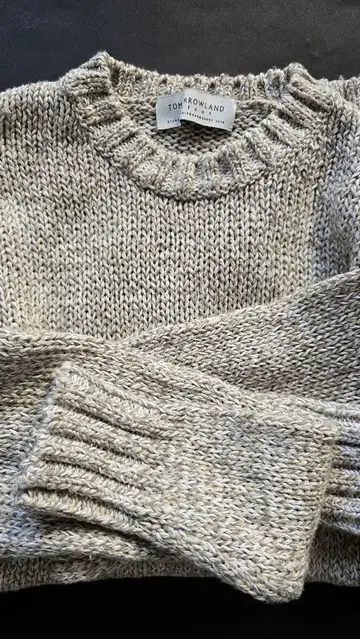 투모로우랜드 트리코 베이지 계열 코튼 니트