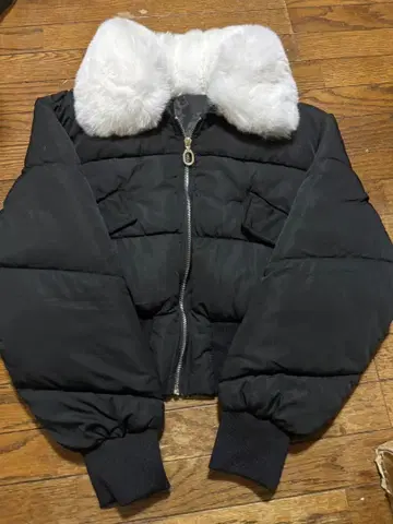 퍼 달린 숏 기장 다운 자켓 새상품