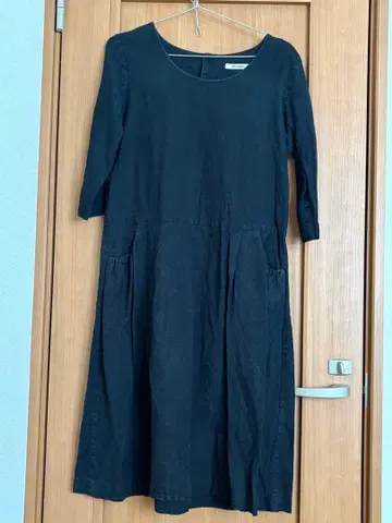 린넨 100% 블랙 7부 소매 원피스 버튼 포함