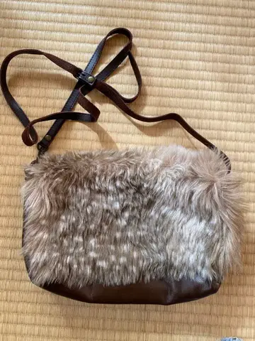 숄더백 퍼 포함 가죽 백