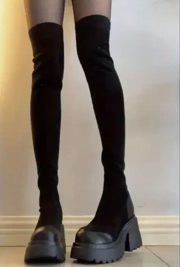 새상품 블랙 스웨이드 통굽 롱 부츠