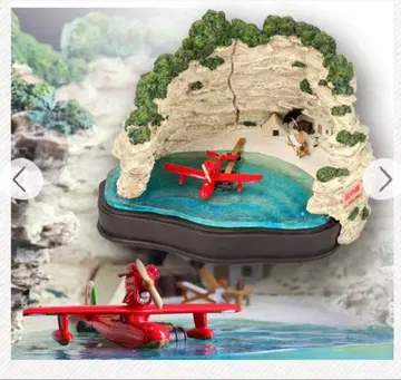 [ 새상품 미개봉 ] 붉은 돼지 라이트업 사운드 디오라마 포르코의 아지트