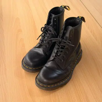 Dr.Martens 1460 BEX 8홀 부츠 UK6