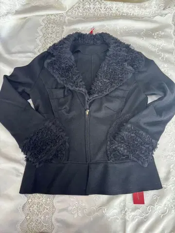 미사용 코오노 90% 이상 할인 프릴 장식 블랙 자켓 사이즈 40