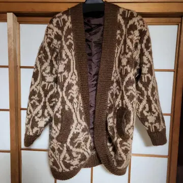 브라운 기하학 패턴 니트 가디건