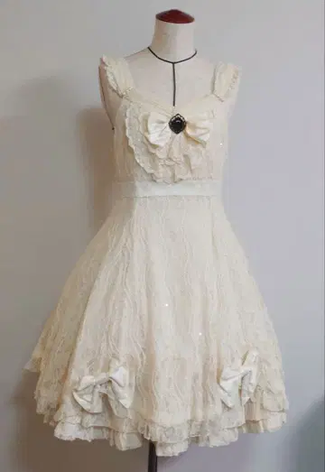 ALICE and the PIRATES 레이스 오버롤 스커트 아이보리