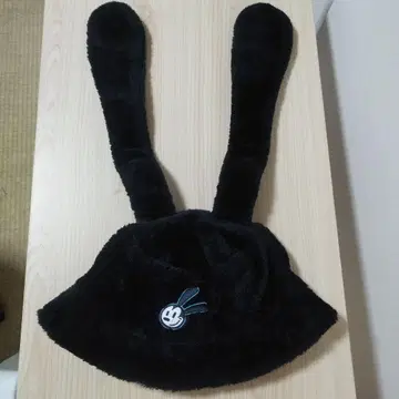 OSWALD 토끼 귀 버킷 햇 블랙