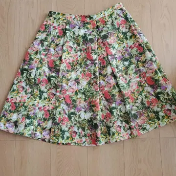 [ 미사용 새상품 ] 23구 꽃무늬 스커트 무릎 기장