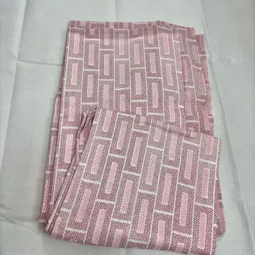 핑크 계열 기하학 패턴 여름 오오시마 히토에