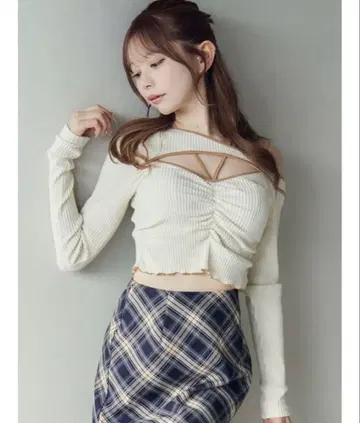 EATME 원숄더 바이컬러 리브 TOP 아이보리