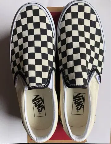 VANS AUTHENTIC 신발