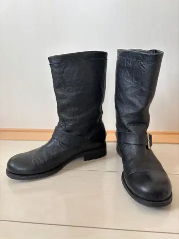 JIMMY CHOO 블랙 엔지니어 부츠