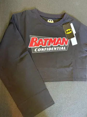 택 포함 BATMAN Confidential 긴팔T셔츠
